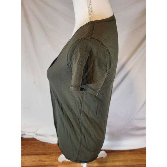 Womans Lululemon Size 4 Olive Green Cross‎ Over Short Sleeve - Picture 3 of 5